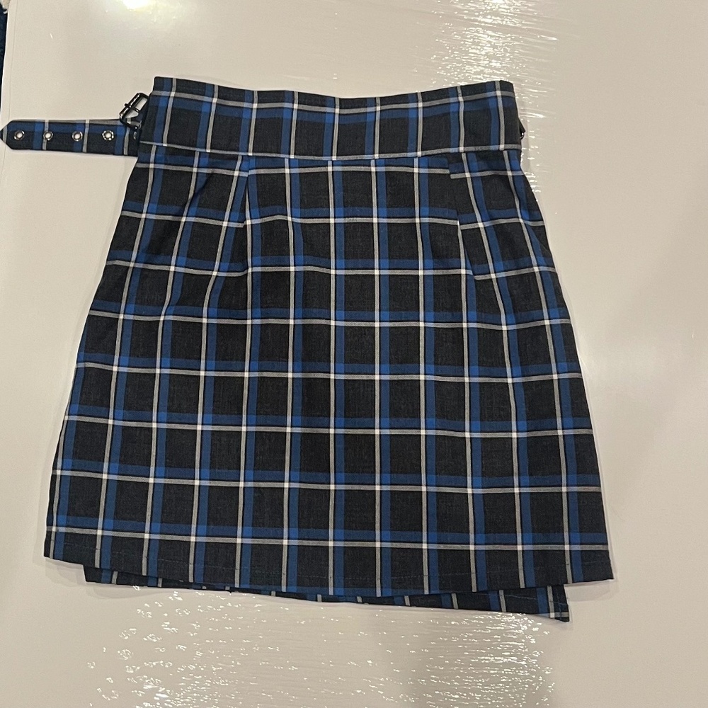 NWOT. MAGS & PYE plaid wrap mini skirt, Size 6